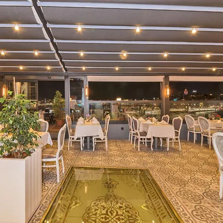 Alpek Hotel Istanboel